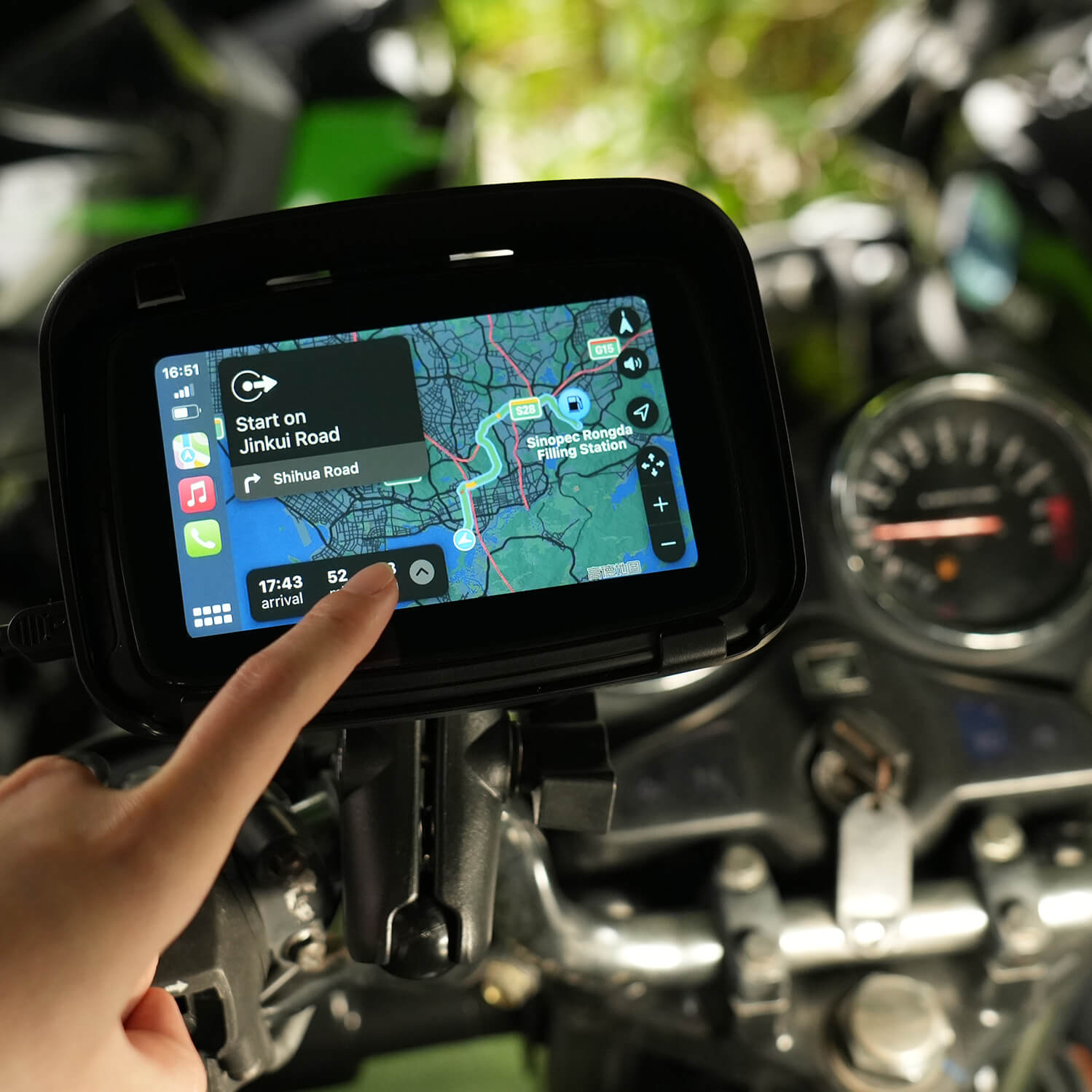 Revolutionizing Motorcycle Connectivity: CarPlay Lite Motorcycle Wireless GPS Adapter by OTTOCAST