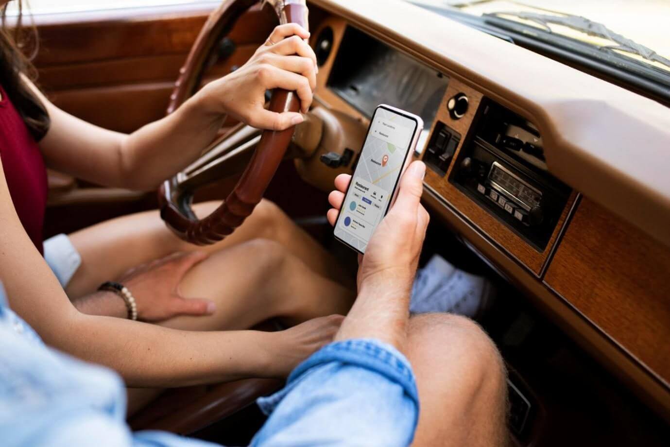 Wired vs. Wireless CarPlay: The Ultimate 2026 Comparison